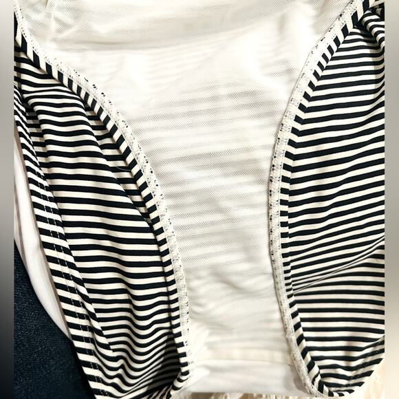 Nip Tuck Swim Sorrento Stripe Joanne One Piece Size 12 - Picture 14 of 14